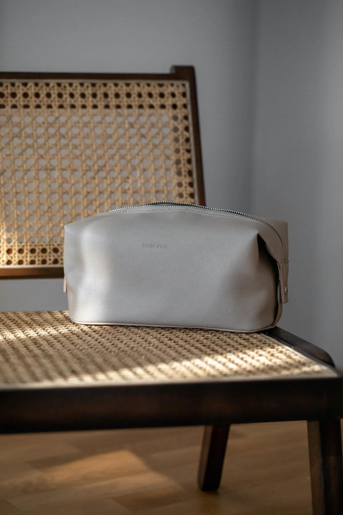 BON BAGS bag with detachable strap on chair